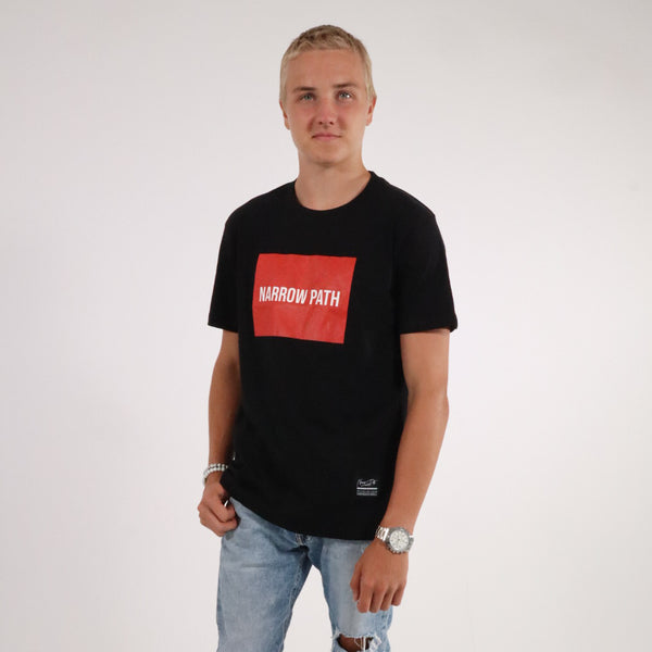 RED NARROW PATH BOX PRINT TEE