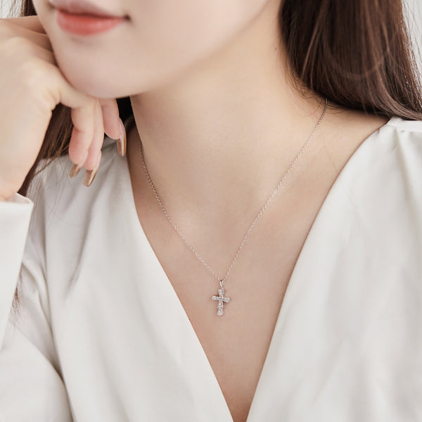 Small Cross 925 Sterling Silver Pendant Necklace