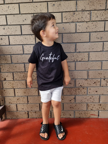 GRATEFUL EMBROIDERED TEE