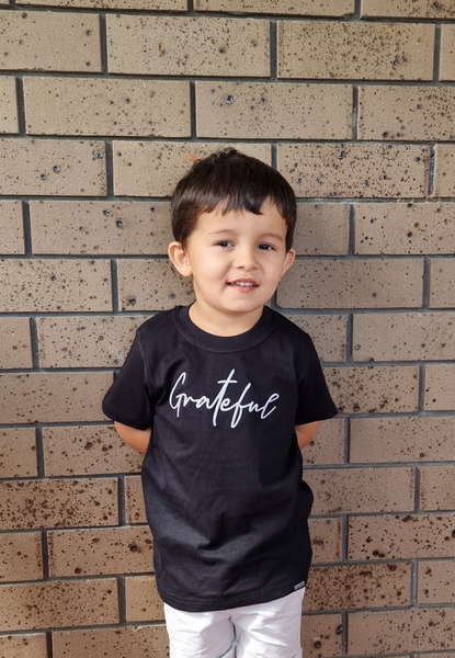GRATEFUL EMBROIDERED TEE